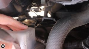 Проверка уровня охлаждающей жидкости  Mazda 6