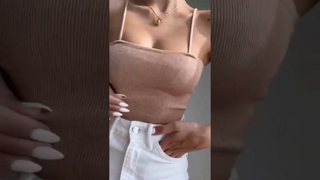 Топ в рубчик на тонких бретельках смотреть онлайн