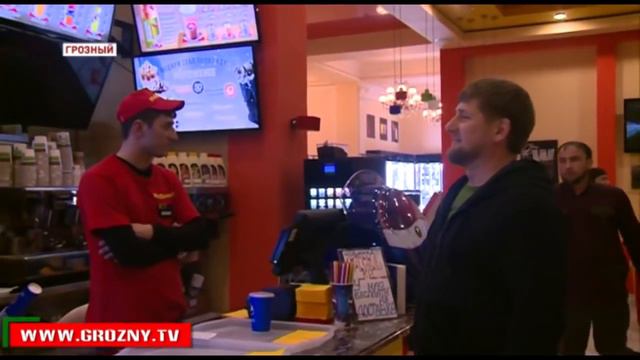 Рамзан Кадыров прогулялся по ночному Грозному и проверил обстановку в городе