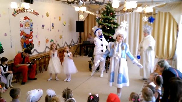 Елочке не холодно зимой. смотреть онлайн