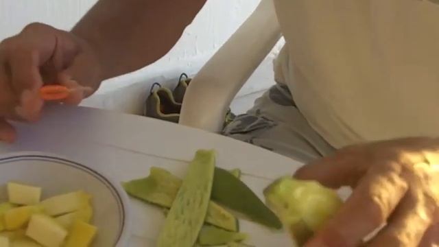 How to clean a mango смотреть онлайн