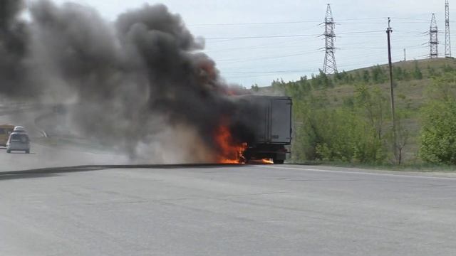 Пока думали, "газель" сгорела смотреть онлайн