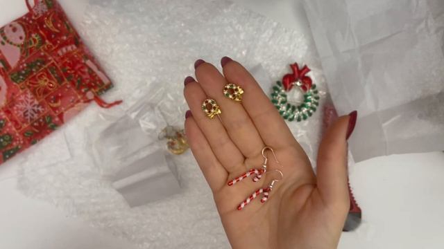 Рождественские броши Новогодняя бижутерия Распаковка AVON смотреть онлайн
