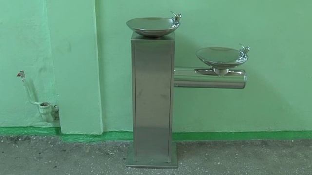 ПИТЬЕВЫЕ ФОНТАНЧИКИ В ШКОЛАХ смотреть онлайн