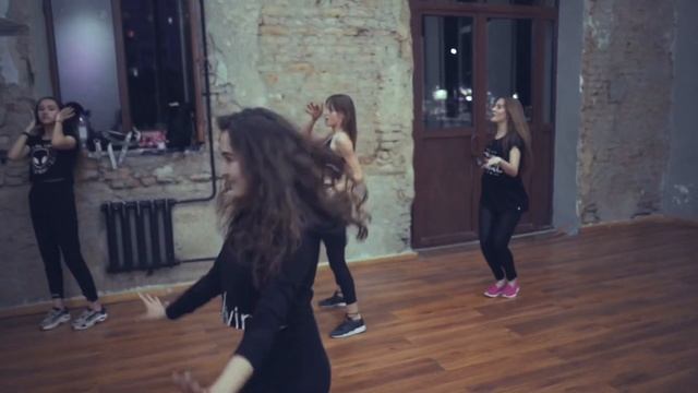 Vogue by Lenura (AvogADA) with divas смотреть онлайн