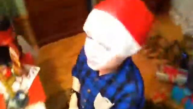 Новий рік. Екскурсія по квартирі. Новорічна шапка що світиться смотреть онлайн