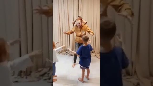 Бабушка сиреноголовый! Не послушные дети! Granny sirenhead! смотреть онлайн