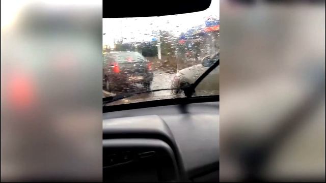 Странное поведение дворников | АВТО ПРИКОЛ | смотреть онлайн