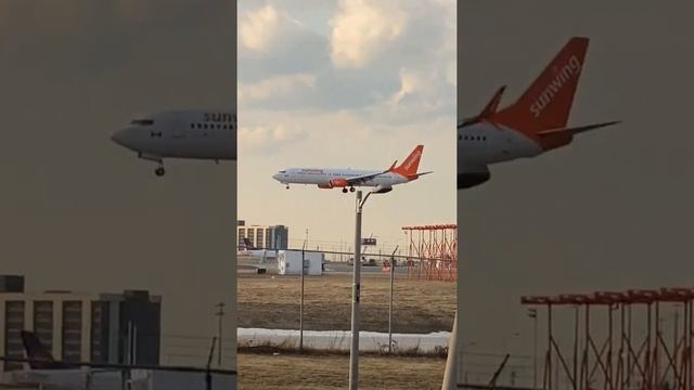 Race Airplane vs. Bus ??Who will win￼???? #shorts смотреть онлайн