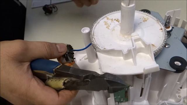 Câblage du nouvel interrupteur pour robots et blenders de Moulinex смотреть онлайн