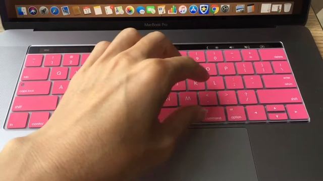 Pink Silicone Keyboard Cover for MacBook Pro 15 With Touch Bar смотреть онлайн