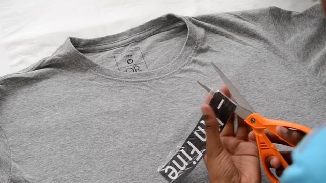 DIY CLOTHES (T-shirt Print using Plastic Food Wrap??) смотреть онлайн