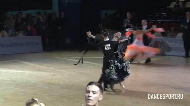 Гиниятуллин Аяз - Гиниятуллина Айсылу, 1/2 English Waltz смотреть онлайн