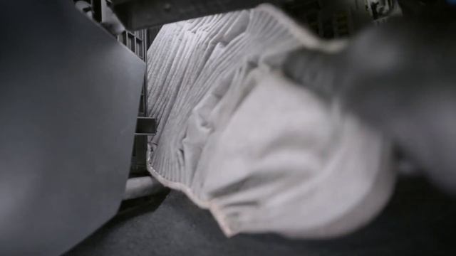 Jak wymienić filtr kabinowy? – FORD C-MAX II – The Mechanics by FILTRON смотреть онлайн