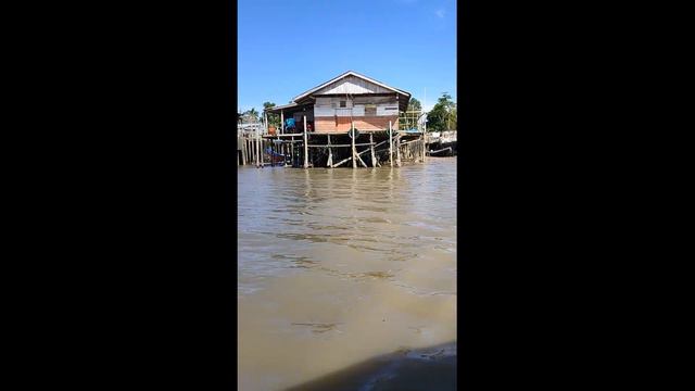 Реки и речной транспорт Калимантана. Скоростная лодка. С о.Нунукан до стартовой точки на Калимантан смотреть онлайн