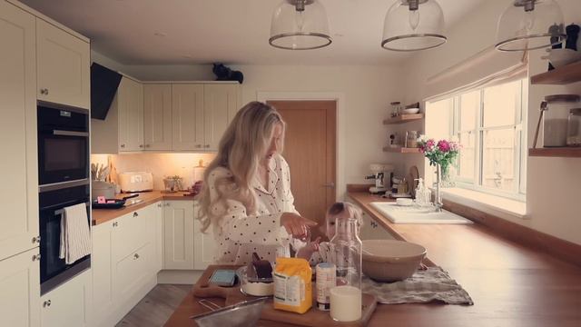WEEKEND VLOG | a cosy sunday, baking with my toddler & homemade nachos recipe! смотреть онлайн