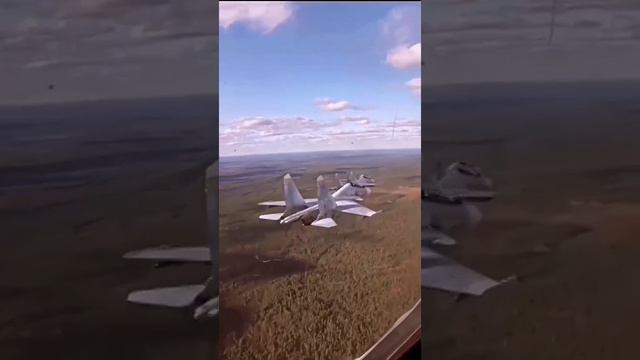 Групповое бомбометание и отстрел "тепловых ловушек" истребителями Су-30СМ смотреть онлайн