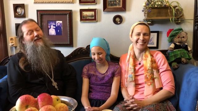 "В гостях у батюшки" Марина Кангелари (актриса театра и кино) и дочь Ася смотреть онлайн