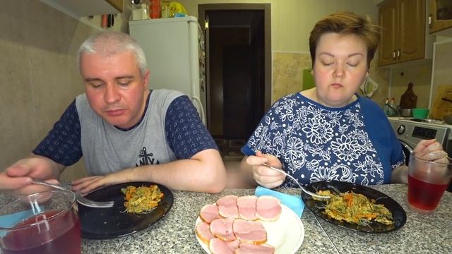 Мукбанг МУЖ готовит РОМАНТИЧЕСКИЙ ужин!? Домашний рецепт Азиатская лапша ВОК с индейкой смотреть онлайн