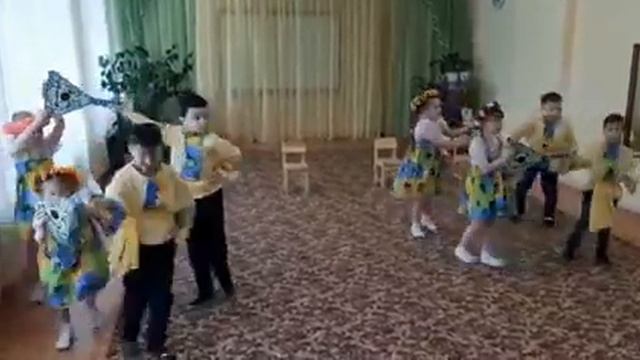 веселый танец с балалайками в детском саду смотреть онлайн