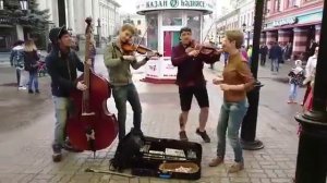 Подошла к уличным музыкантам и
понеслось...