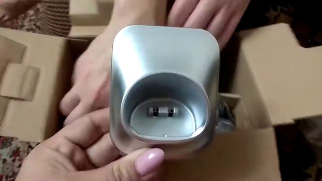 Распаковка - Беспроводной телефон Panasonic KX-TG2512RUS смотреть онлайн