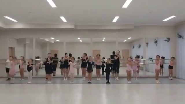 Хореография 1 класс, 1 полугодие, подскоки смотреть онлайн