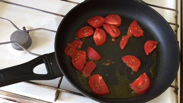 Яичница с помидорами | Как приготовить яичницу с помидорами быстро и вкусно | Простой рецепт яичниц смотреть онлайн