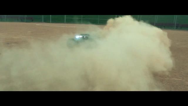 Traxxas E-Revo Batmobile Style | RC Car Action смотреть онлайн