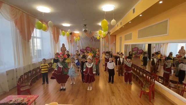 Якутск, Д/с ✓5 "Радуга", песенка Весны. смотреть онлайн
