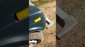 гайд - как открыть капот нивы если оборвался трочик.  #нива #капот  #гайд