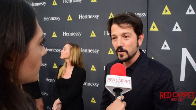 Diego Luna #RogueOne, Honoree, interviewed at 2018 #NALIP's #LatinoMediaAwards смотреть онлайн