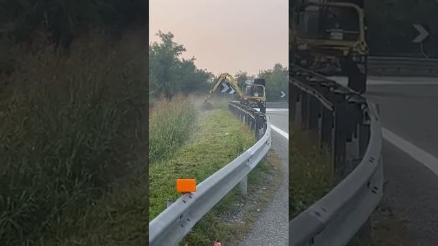 #Самоходная #машина #Energreen с манипуляторной косилкой #откосы #косилка #дорожники