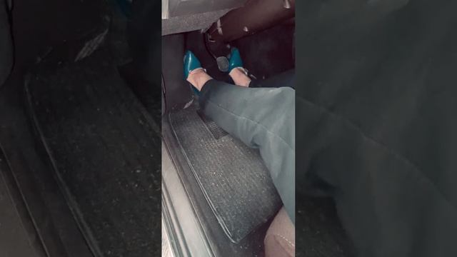 Pedal pumping and cold start in ballet flats смотреть онлайн