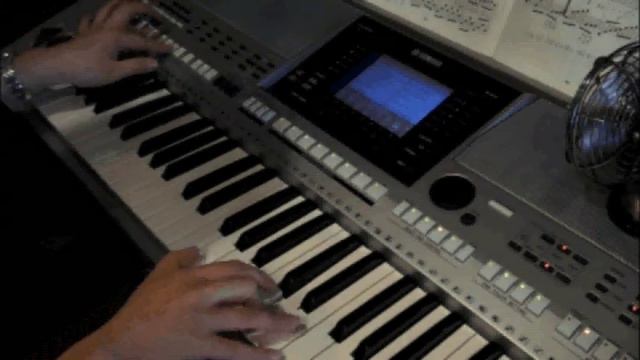The Moment PSR S900 演奏曲 смотреть онлайн