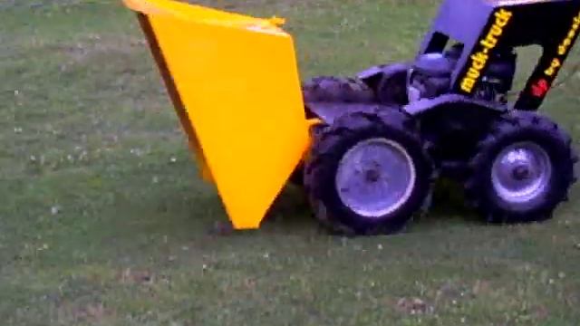 Yellow Muck Truck смотреть онлайн