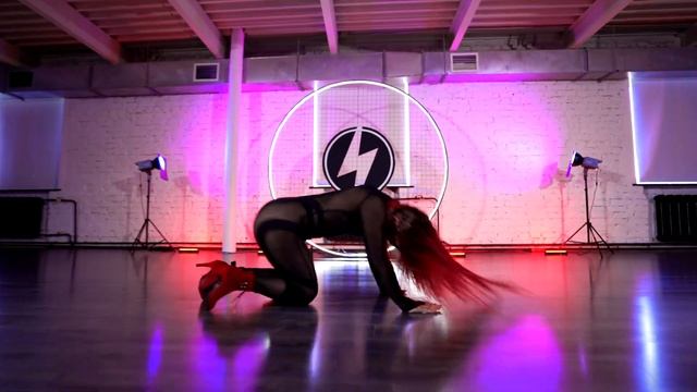 Школа танцев LADYBOMB | Тоня high heels смотреть онлайн