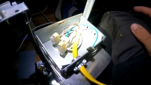 Задача выполнена! Работа в США: Электрик | Закончил копаться в проводах смотреть онлайн