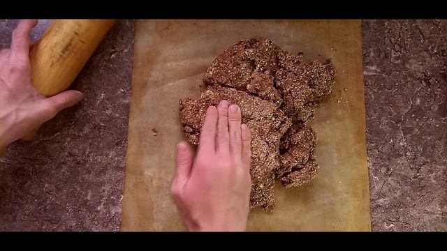 Если нет духовки // Вкусный рулет из печенья с творожной начинкой // Десерт к чаю. смотреть онлайн