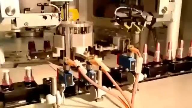 Как делают губную помаду в Орифлейм. смотреть онлайн