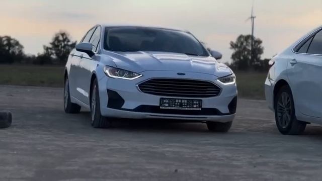 Огляд Toyota Camry Hybrid 55 2015 Ford Fusion hybrid 2019 смотреть онлайн