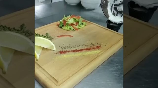 Семга подача. Повар работает. смотреть онлайн