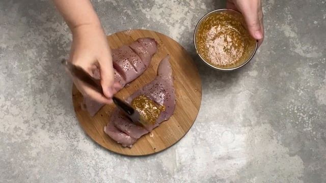 КАК ПРИГОТОВИТЬ ГРУДКИ ГРИЛЬ В ДУХОВКЕ? Простое и вкусное блюдо, подойдет для обеда или ужина смотреть онлайн