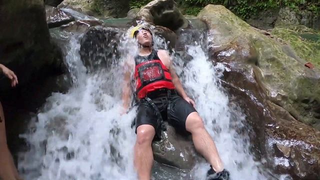 Kawasan Falls Canyoneering - 15M+ CLIFF JUMPS | Cebu Waterfalls | Philippines Travel Guide смотреть онлайн