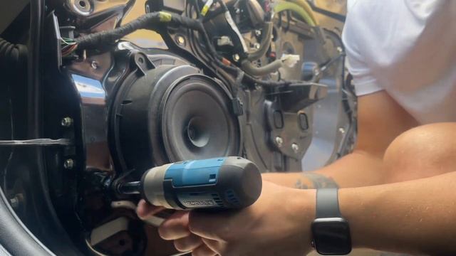 How To Replace Door Speakers on 2014-2016 Mazda 3 смотреть онлайн