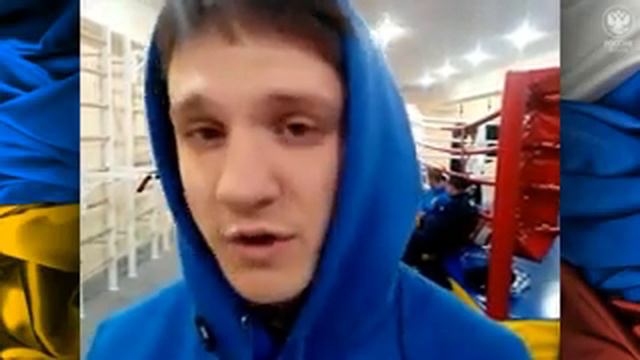 Украинский боксер Ющенко перед боем с русским смотреть онлайн
