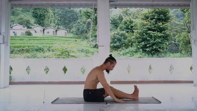 Uhura Yoga ~ Основы Йоги / Комплекс Хатха Йоги для начинающих смотреть онлайн