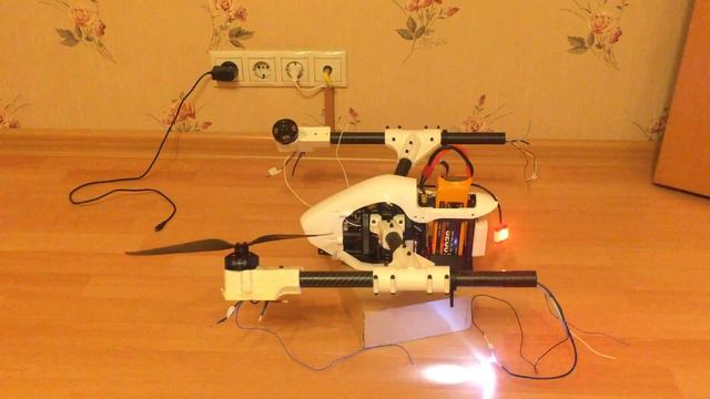 DJI Inspire 1 Clone. Тест работы шасси. смотреть онлайн