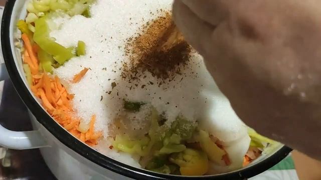 Пикантный салат "КАБАЧКИ ПО - КОРЕЙСКИ" .Как приготовить на каждый день и закрыть на зиму. смотреть онлайн