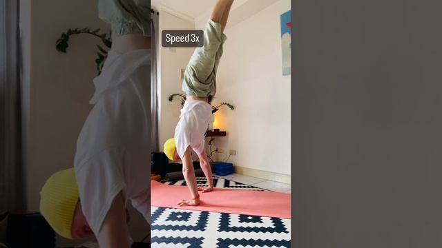 Хатха йога дома #йогадома #йогакаждыйдень #yoga #meditation #hathayoga #healing смотреть онлайн